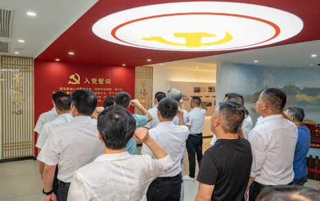 四敢爭(zhēng)先拼搏奮斗再出發(fā)！