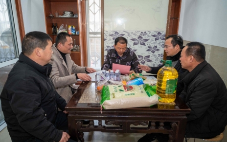 2024，在涌動(dòng)的愛(ài)心中，溫暖開(kāi)啟…